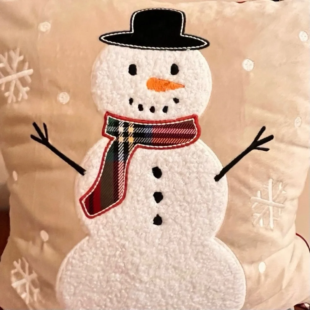 NWT- Snowman Plaid Holiday Accent Pillow